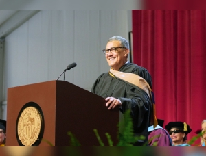 HR Management Professor Carlos Adame Challenges the 2026 Graduating Class to Lead